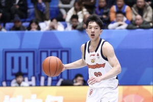 杨溢：球队没有能够延续前三节的状态 下个主场拼回来